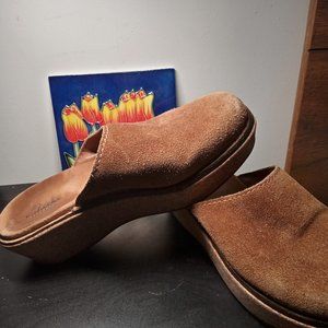 Clarks Clogs